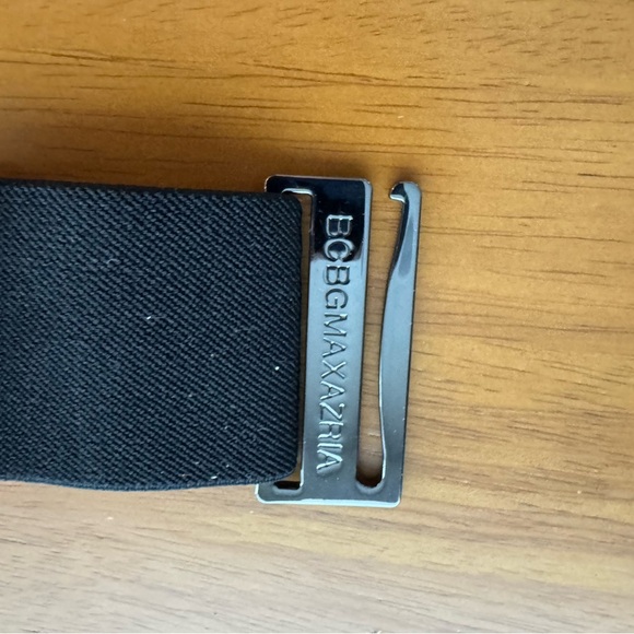 BCBGMaxAzria Black and Gold Belt - Picture 5 of 6
